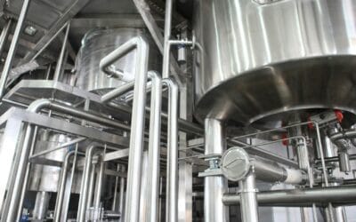 Oxygen monitoring in confined spaces using TDLAS